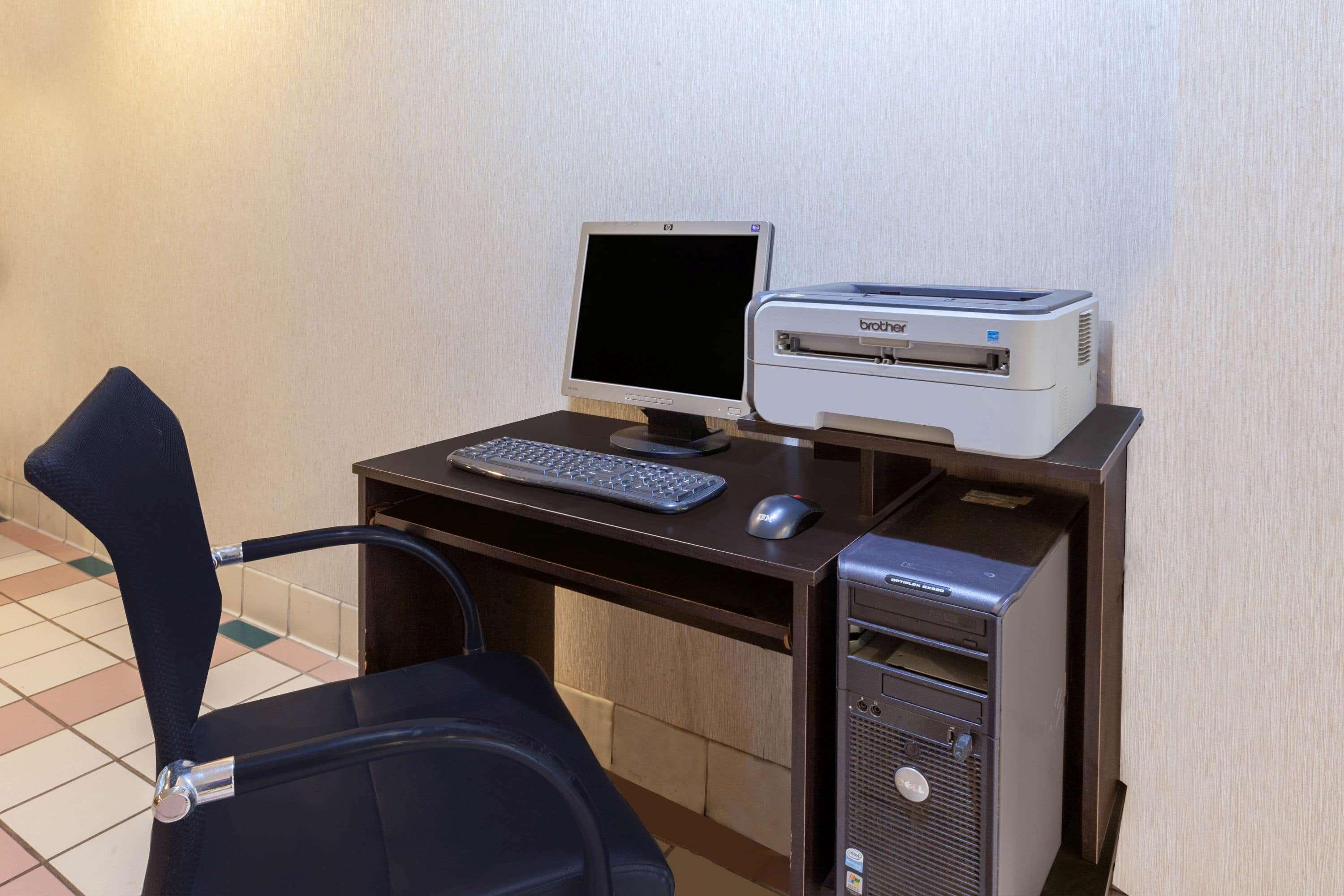 Days Inn By Wyndham Milan Sandusky South Екстериор снимка