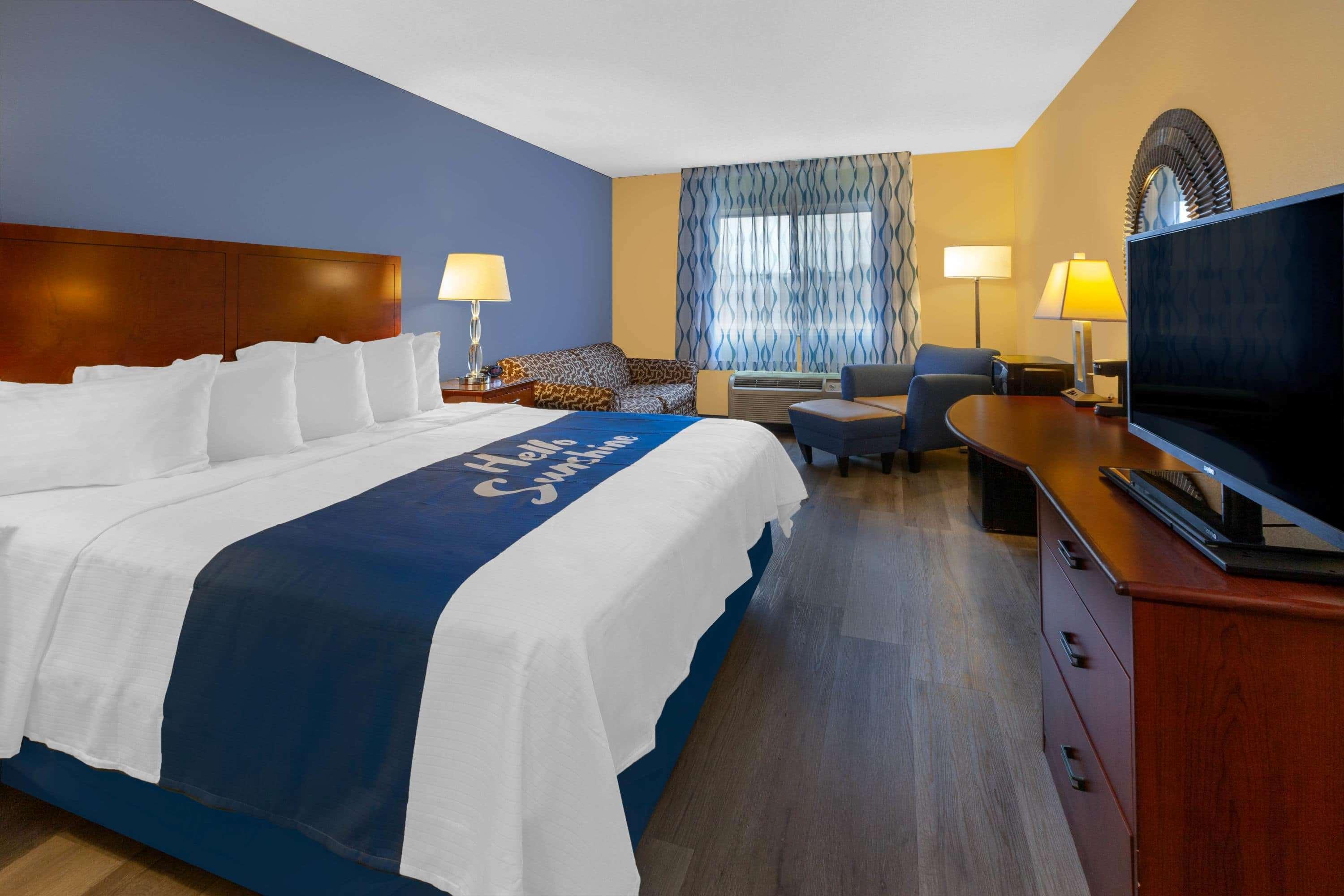 Days Inn By Wyndham Milan Sandusky South Екстериор снимка