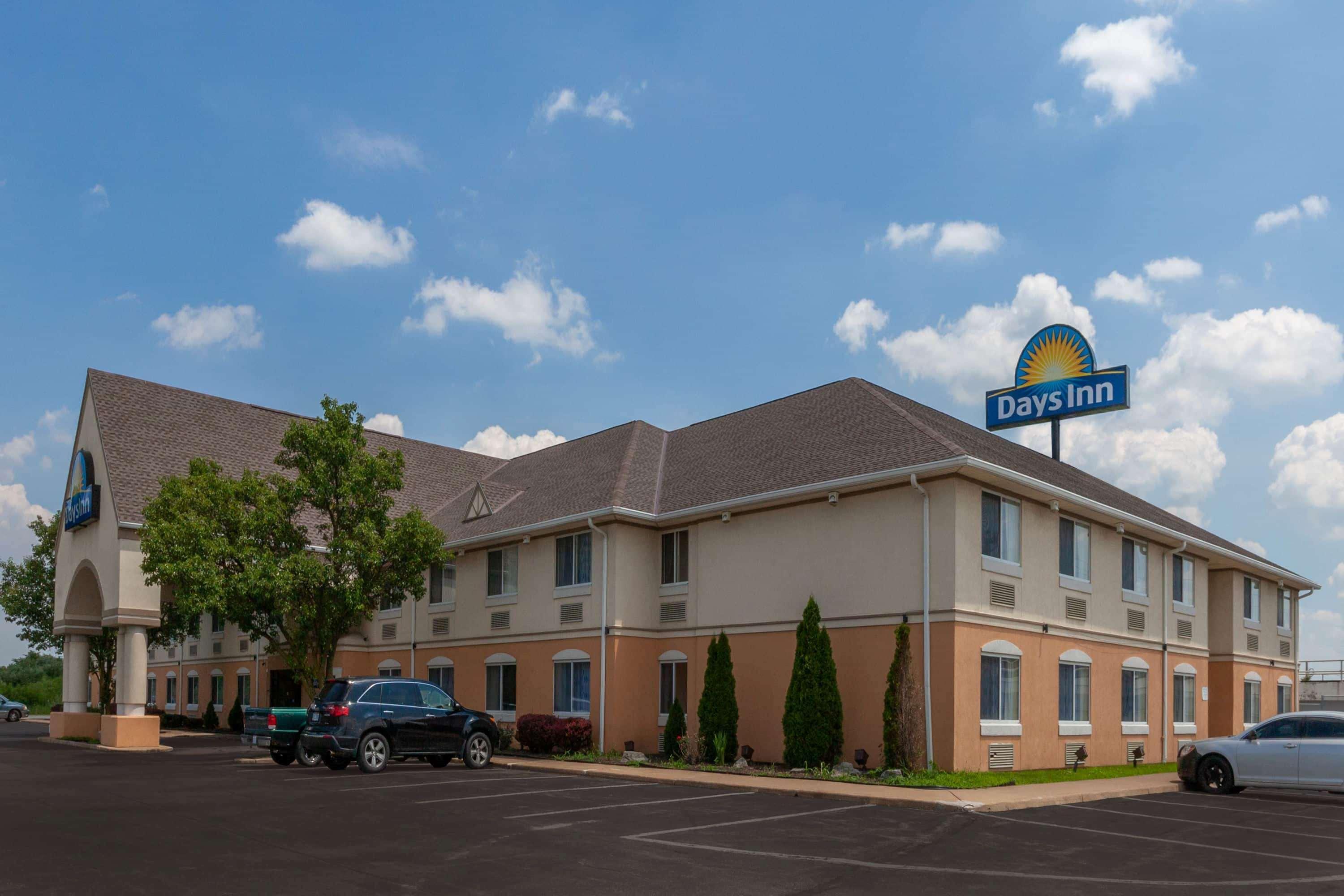 Days Inn By Wyndham Milan Sandusky South Екстериор снимка